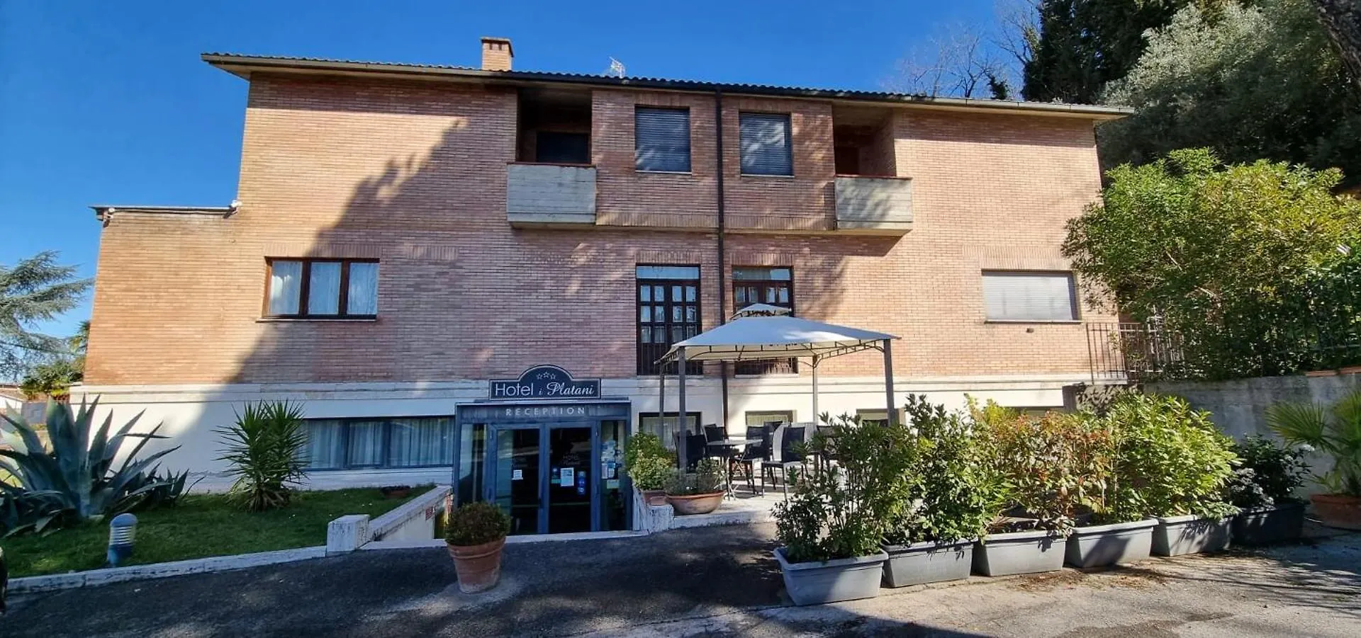 Hotel I Platani contacts